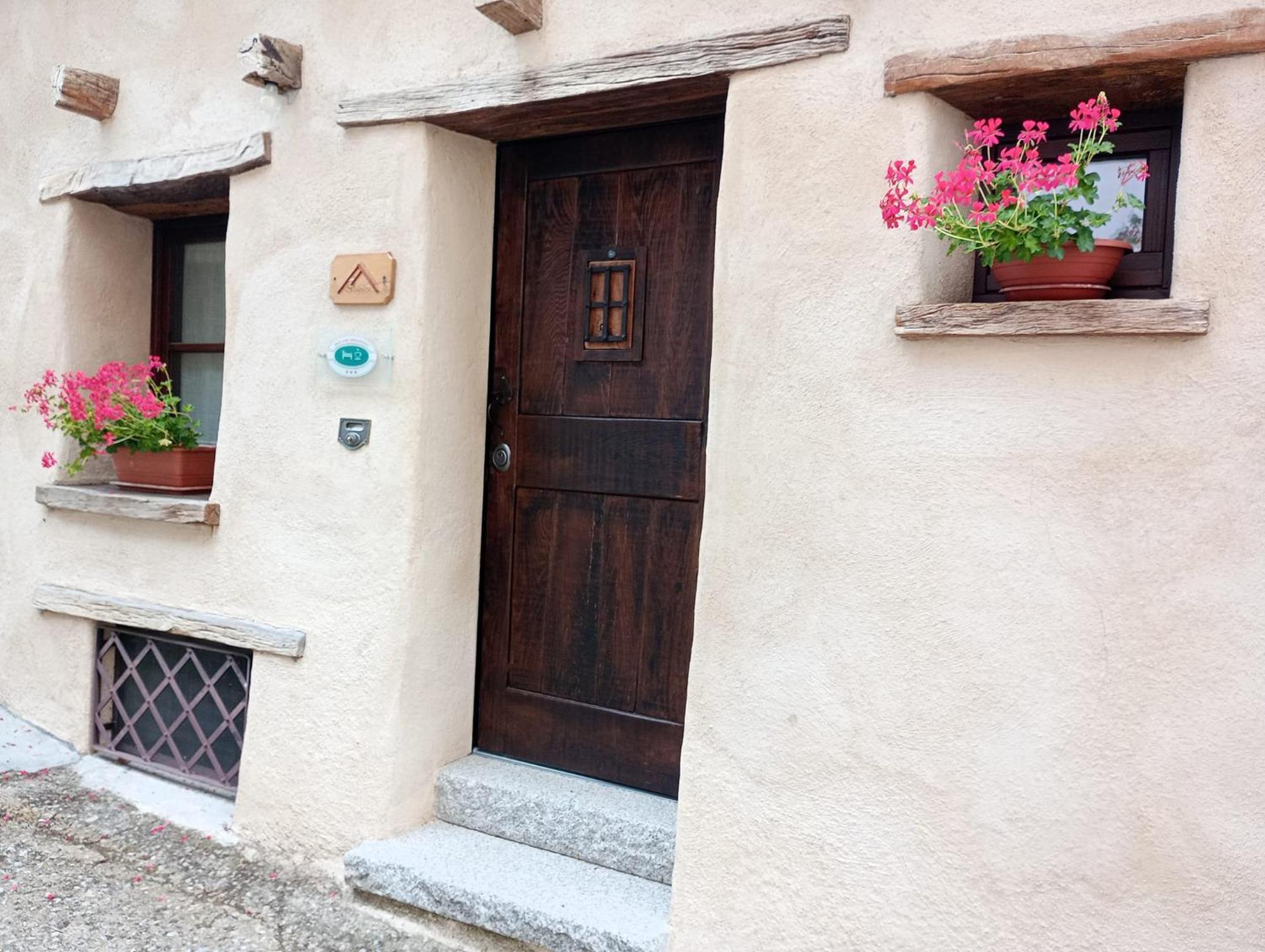 B&B E Home Restaurant S'Ispera Monolocale Uso Esclusivo Fonni Eksteriør billede